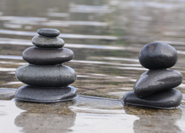 heiko-roessger-shiatsu-zensteine Heiko Rößger Shiatsu Zen-Steine im Wasser